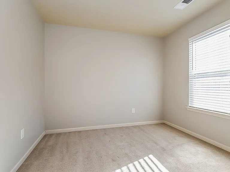 494 Lobdale Falls Dr — Photo 13
