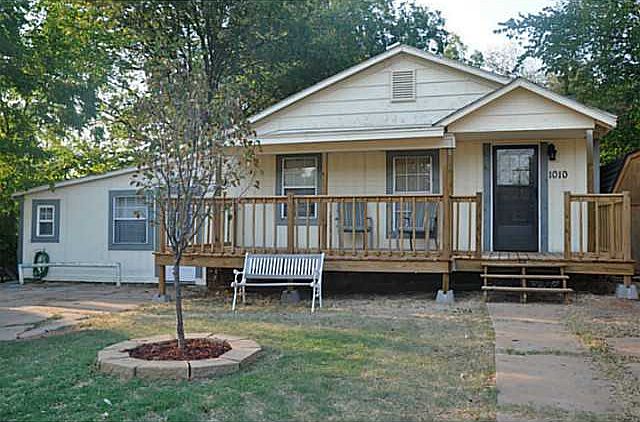 1st image of 1010 E Vilas Ave