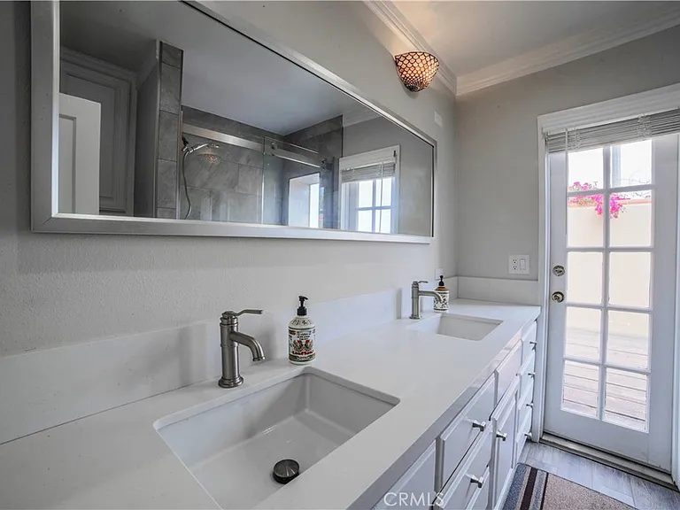 1601 Louise St — Photo 16