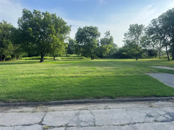232 W Chickasaw Ave, McAlester, OK 74501