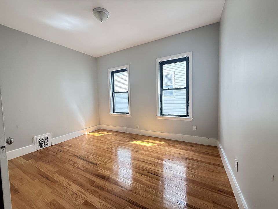 1st image of 83 Pearl St APT 2