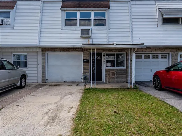 724 N Lacrosse St, Allentown, PA 18109