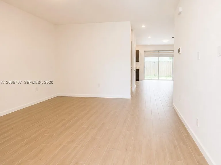 2459 SE 10th St #2459 — Photo 6