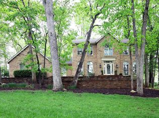 1953 Prospector Ridge Dr, Ballwin, MO 63011