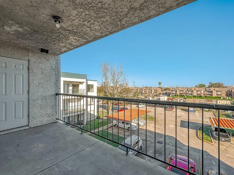 2830 S Bartell Dr #311 — Photo 14