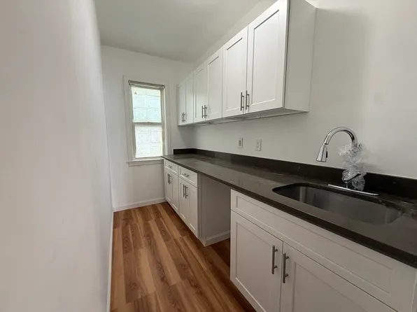 52 Crystal St #1, Worcester, MA 01603