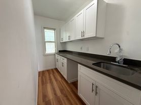 52 Crystal St, Worcester, MA