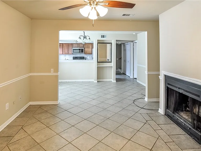 1506 Lemon Tree Ln — Photo 10