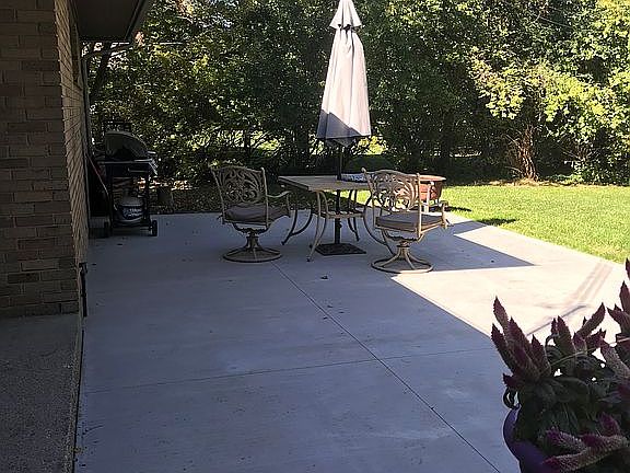 3rd image of 3143 Midland Dr SE