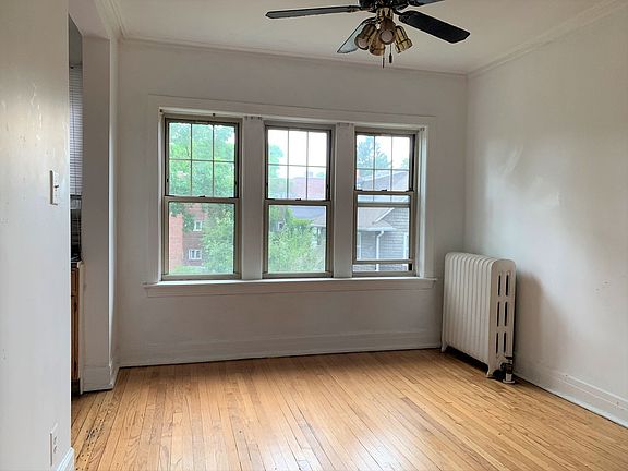 3rd image of 1427 W Chase Ave APT 2C