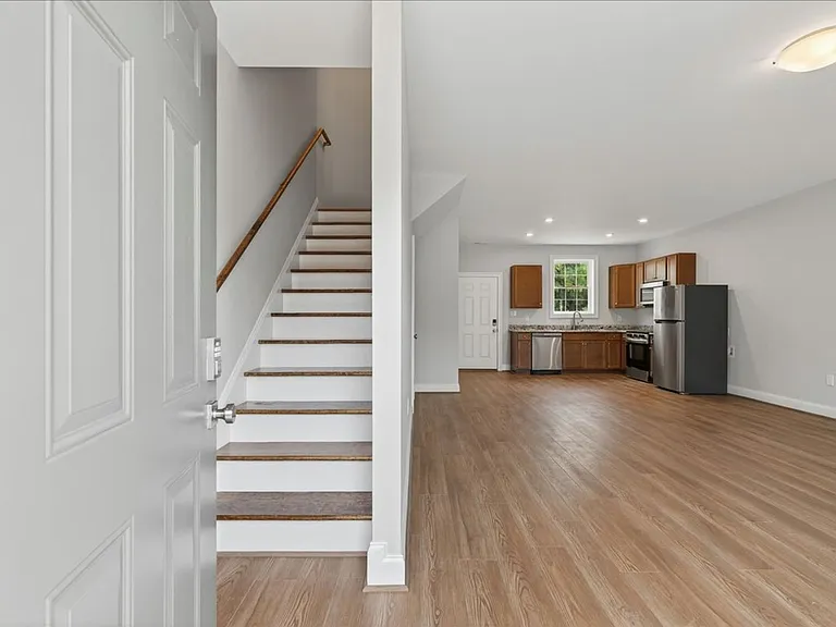 150 Carolina St — Photo 2