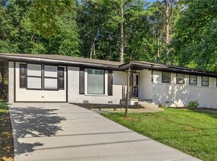 6050 Ledgewood Dr, Forest Park, GA 30297