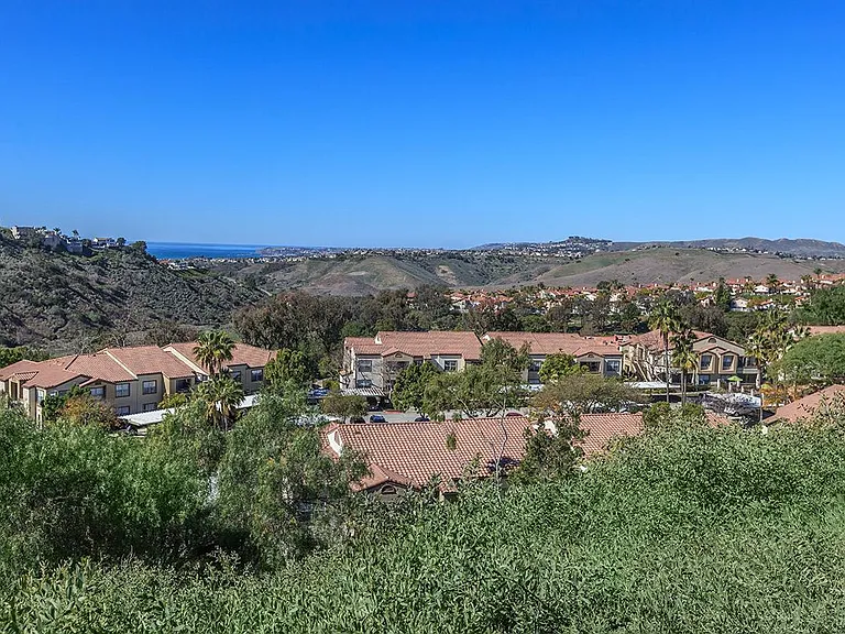 240 Avenida Vis — Photo 19