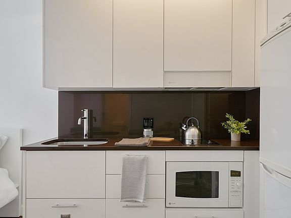 3rd image of 212 W 91st St APT 805