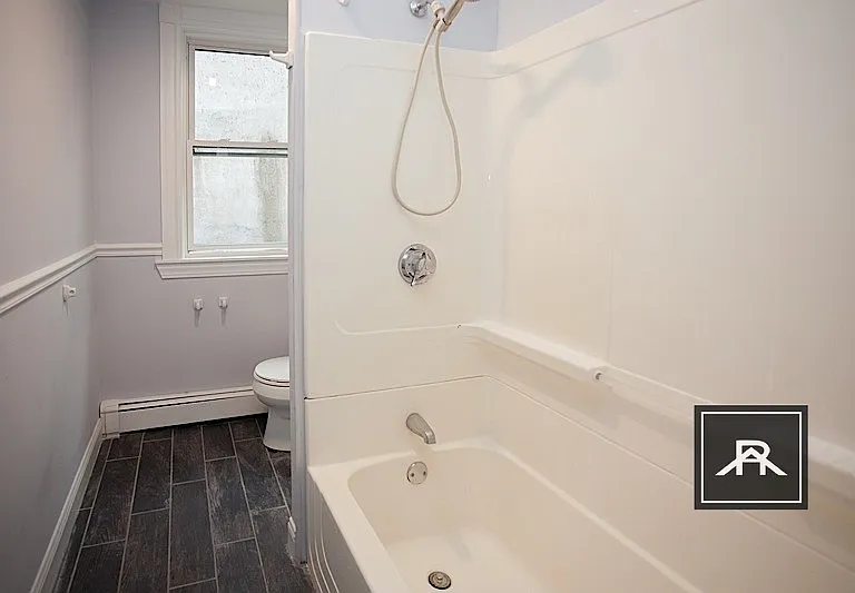 202 Harvard St #2 — Photo 8
