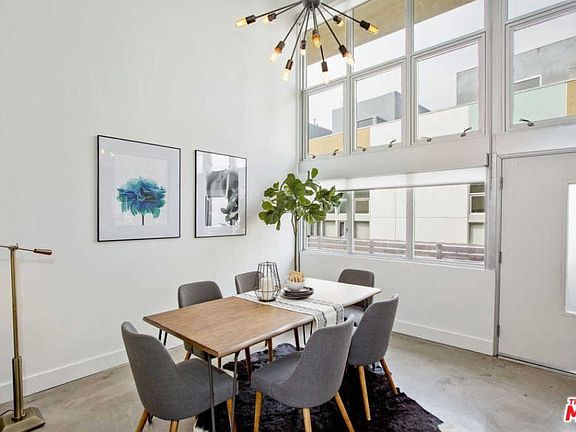 4th image of 1037 N Laurel Ave APT 6