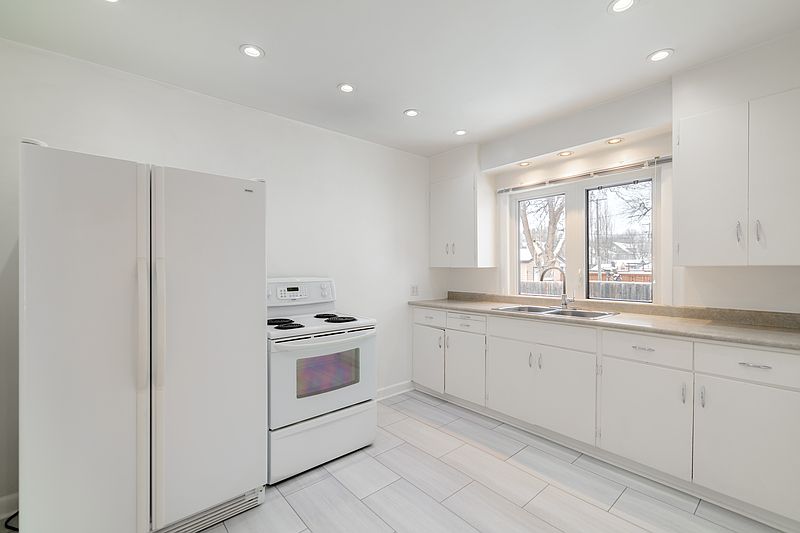 Winnipeg Apartment for rent - 2 Bedrooms — photo 17