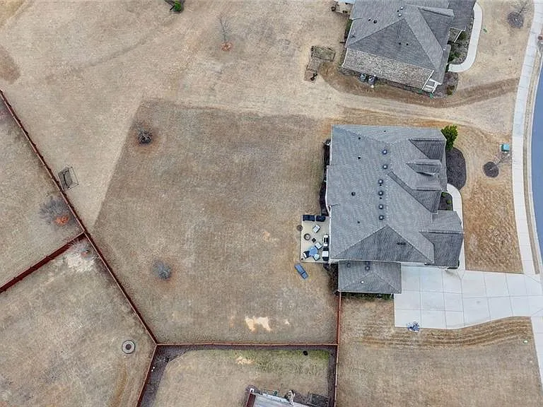 5525 Nesmith Ct — Photo 47