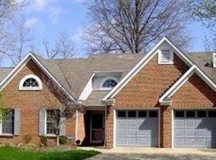 24 S Hampton Pkwy, Rocky River, OH 44116
