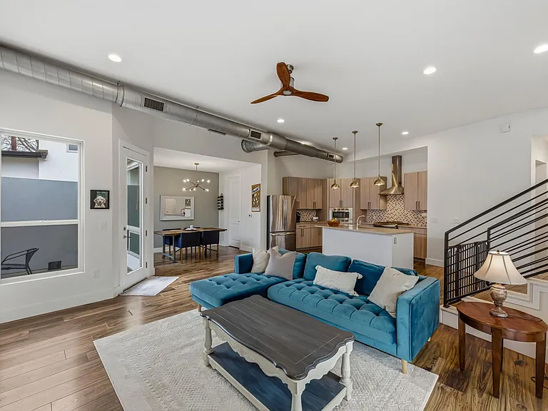 1405 Camelot Cir #A — Photo 7