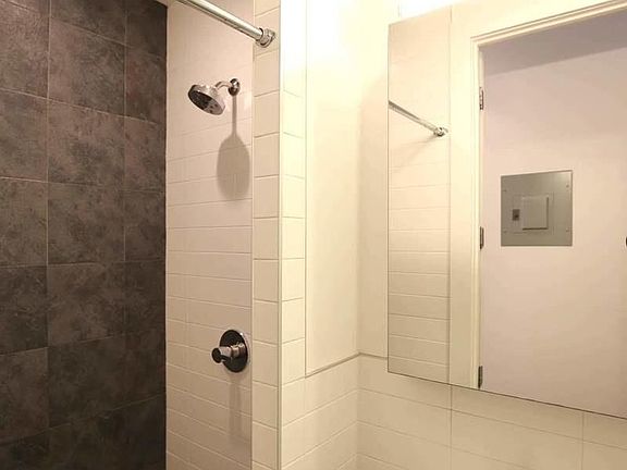 4th image of 211 Madison St APT 2