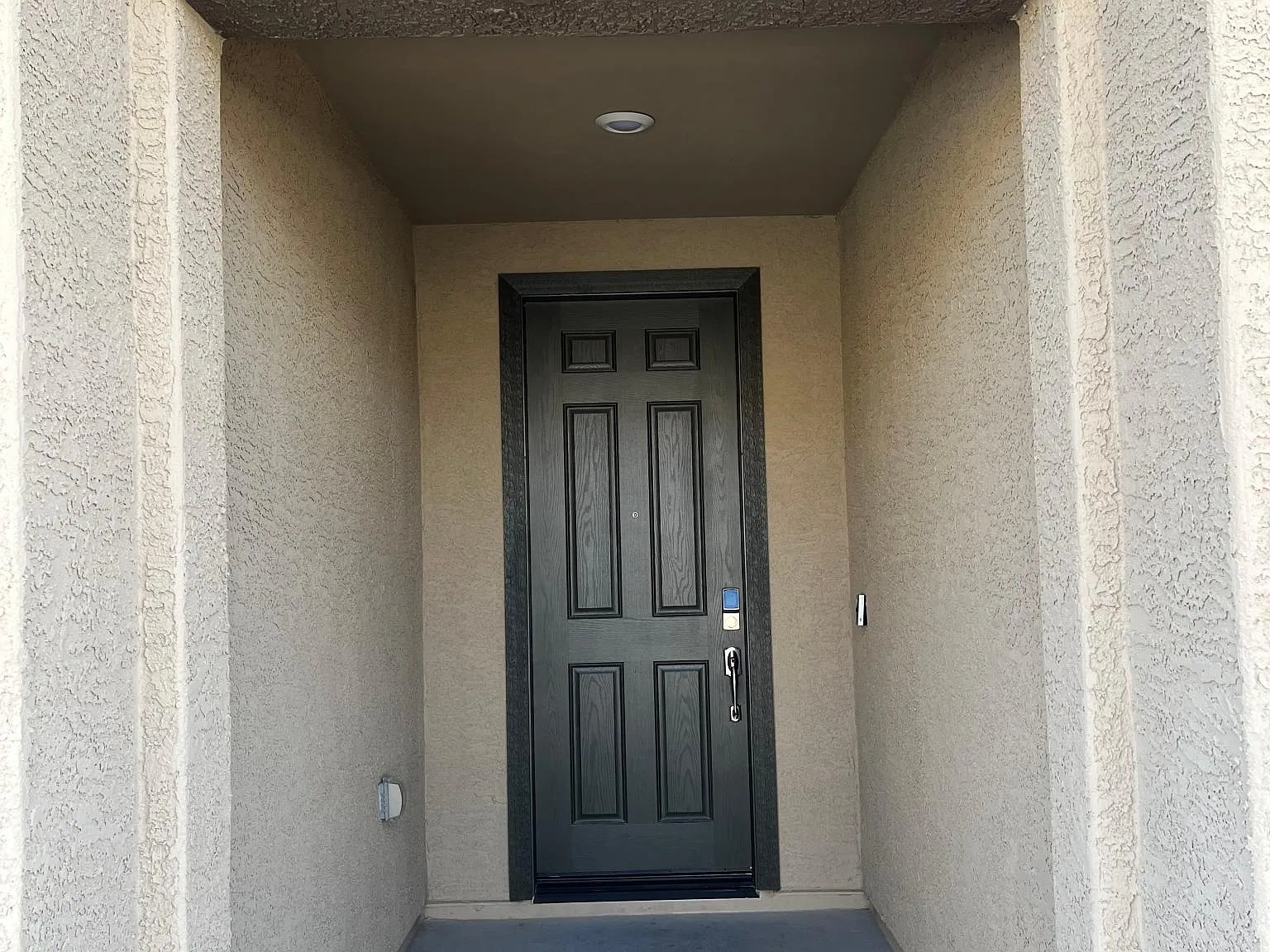 4 bed, 2167 sqft, $2,400 — Photo 2