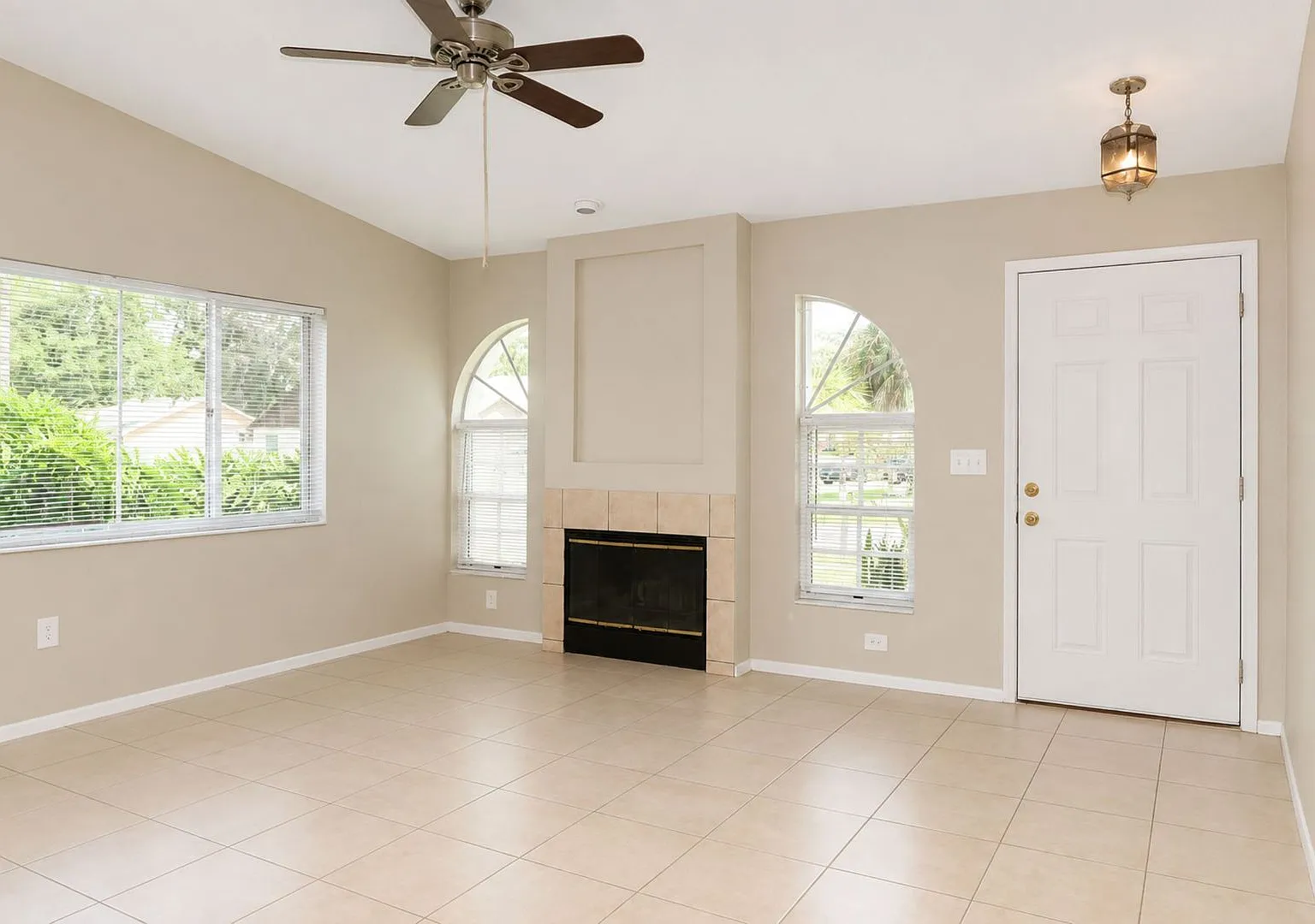 3 Bedroom, 2 Bathroom Home for Rent in Plant City! — Photo 3