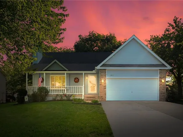 801 NE Bryant Dr, Lees Summit, MO 64086