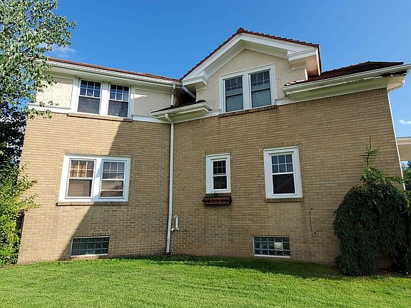 3rd image of 734 Parkview Ave