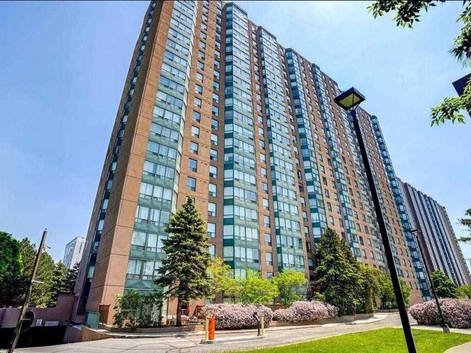 135 Hillcrest Ave 1403, Mississauga, ON L5B 4B1 Zillow