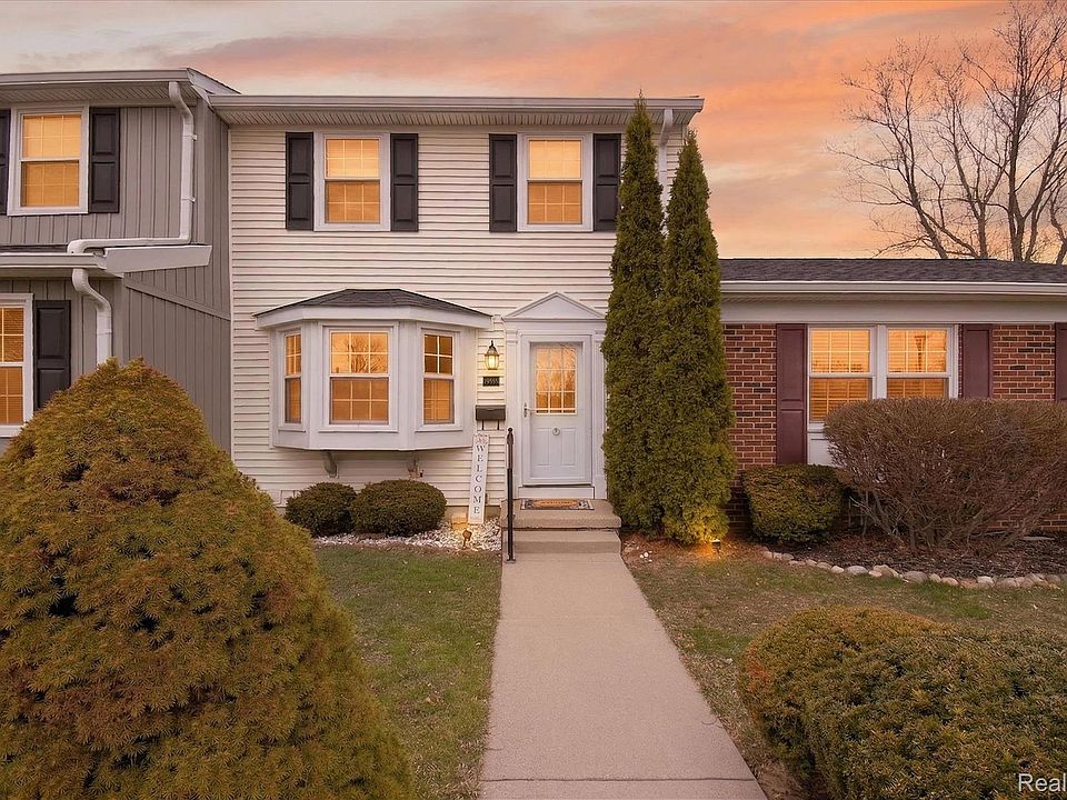 1st image of 19555 Dartmouth Pl