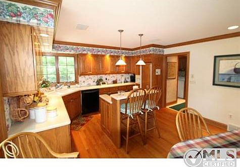 5030 Brown kitchen 2013.JPG