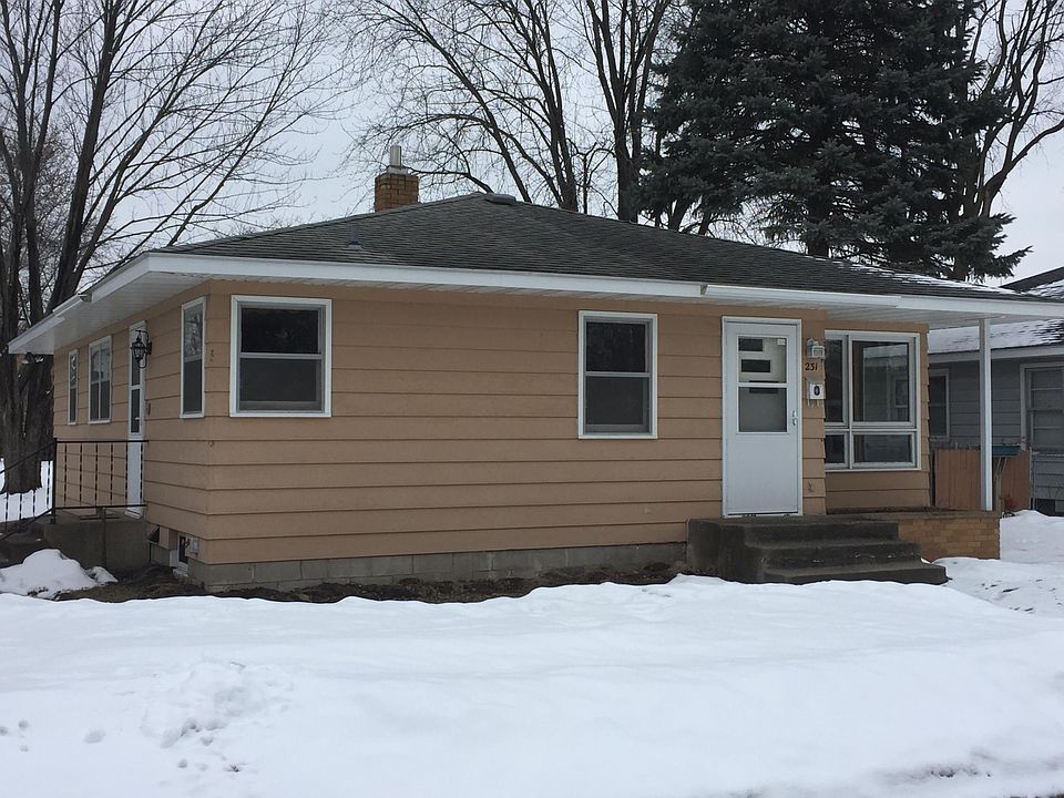 1st image of 231 23rd Ave N