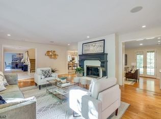 1 Trent Ct, Morristown, NJ 07960