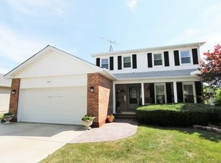 877 Cass Ln, Elk Grove Village, IL 60007