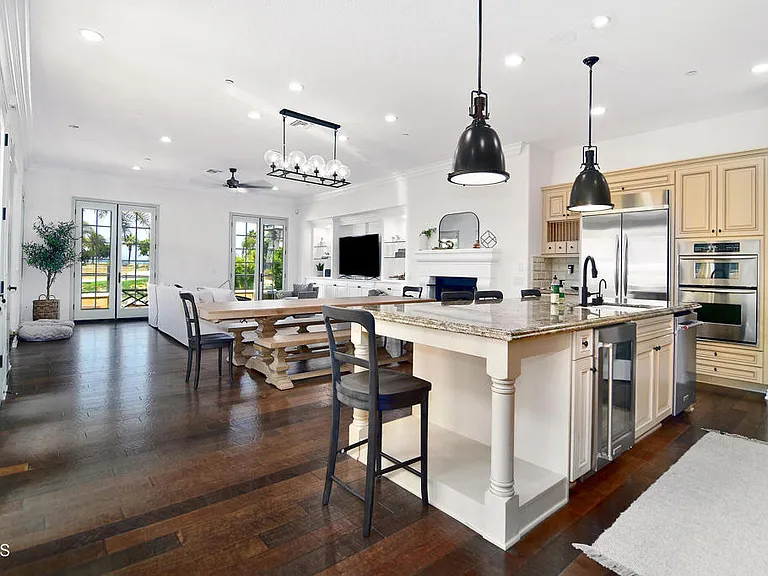 4011 Adriatic St — Photo 9