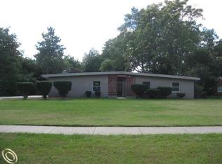 36925 Glenwood Rd, Wayne, MI 48184