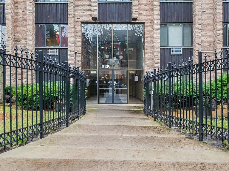 Lincoln Park Living! — Photo 13