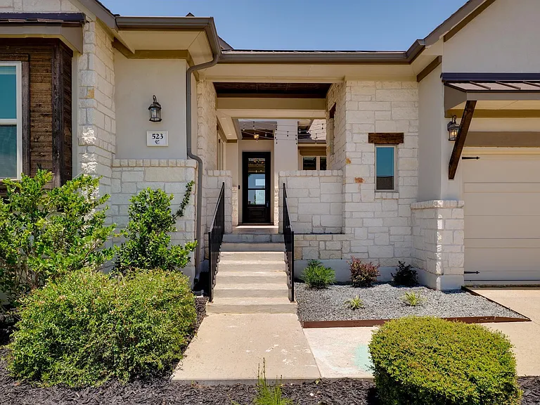 523 Baldovino Skyway — Photo 3