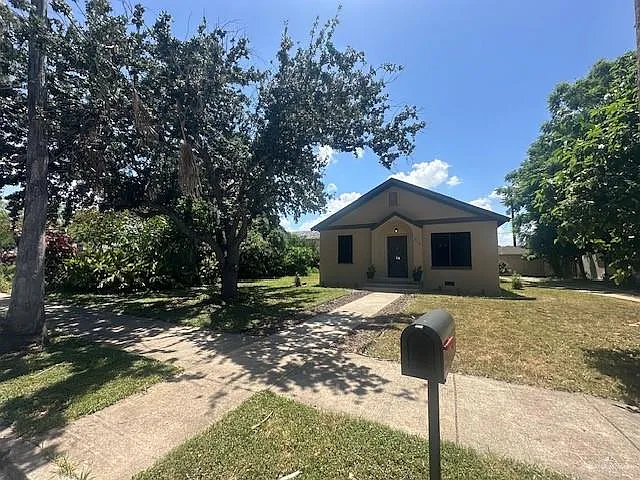 2 bed, 1.0 bath, 1752 sqft, $1,550 — Photo 2
