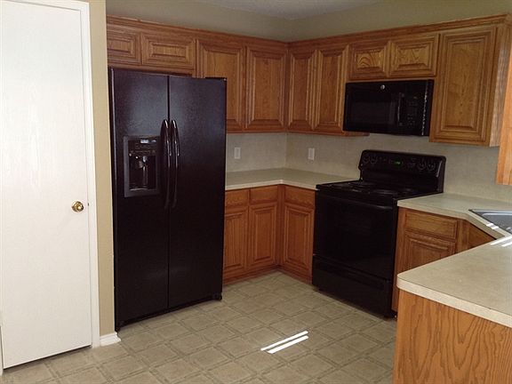 2nd image of 413 Bretts Way