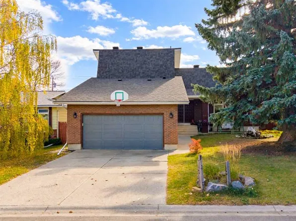 367 N Norseman Rd NW, Calgary, AB T2K 5N8