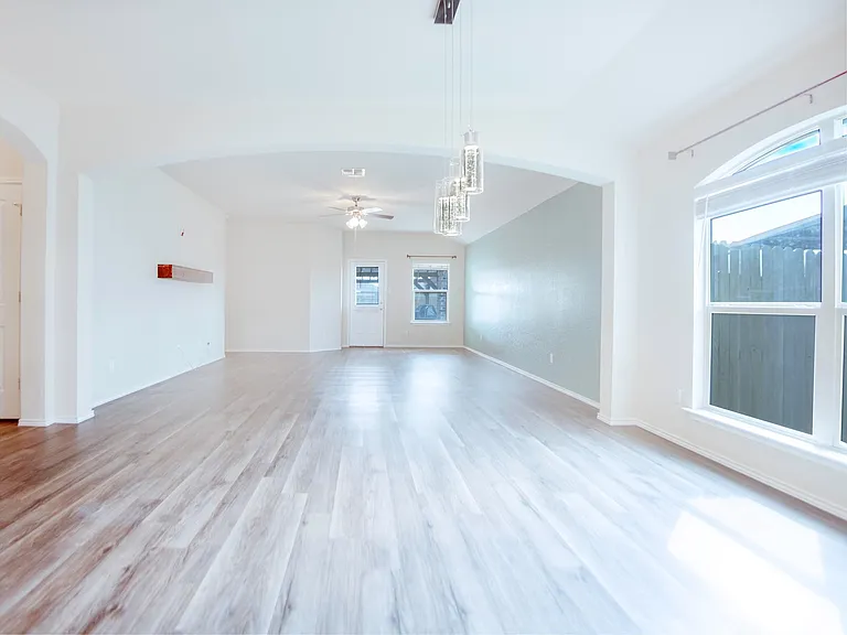 106 Reagor Dr — Photo 6