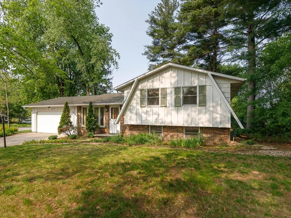 1814 Southview Ln, Green Bay, WI 54304