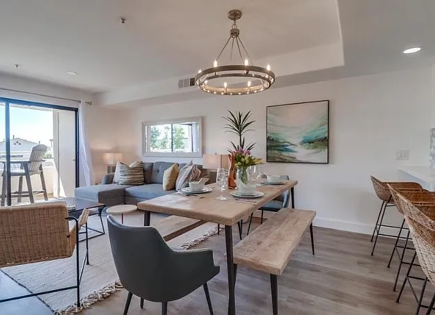 5726 La Jolla Blvd #201 — Photo 11