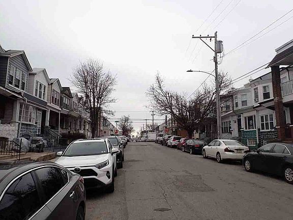 4th image of 6125 Locust St