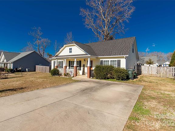 2nd image of 4238 Cornelia Ln