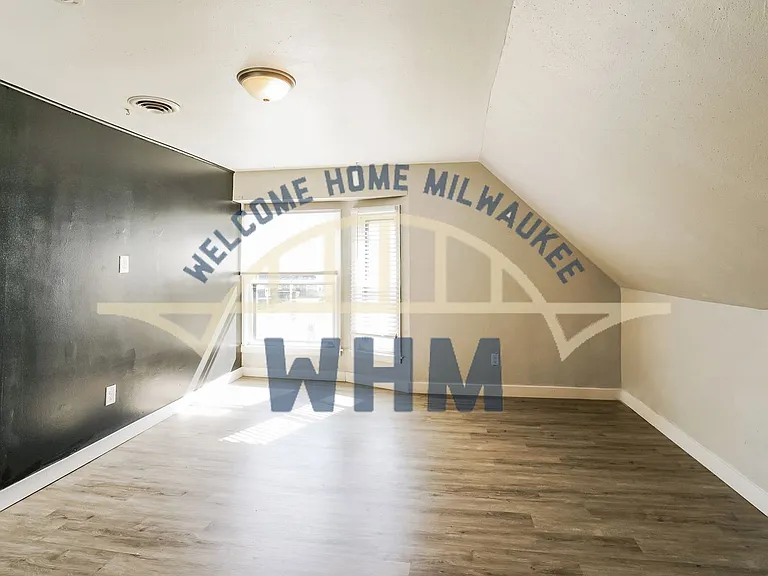 4804 W Forest Home Ave — Photo 5