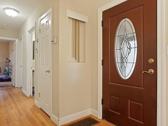 5th image of 124 E McKenzie Ave