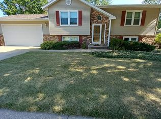509 N 6th St, Eldridge, IA